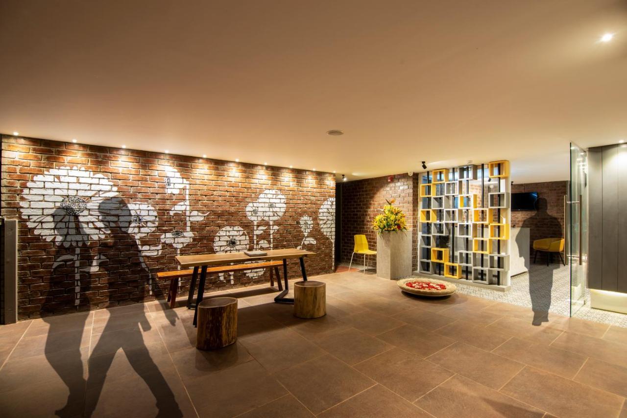 阿沃拉树酒店-近坎皮高达国际机场 Dod Jala 外观 照片